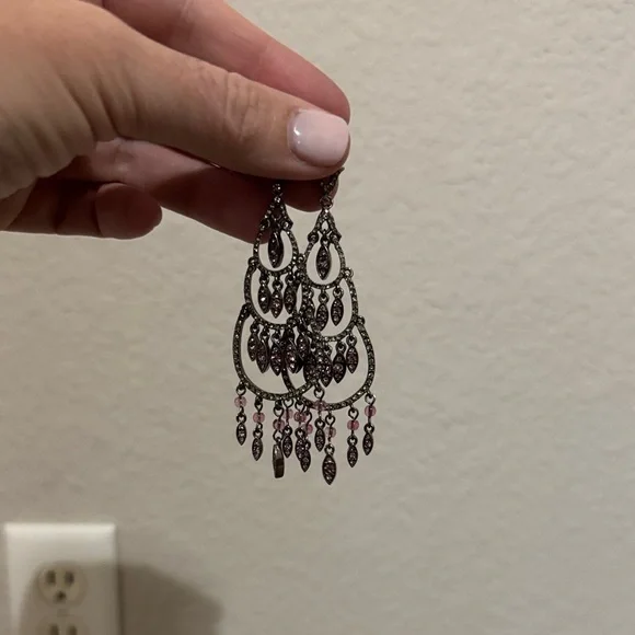 Elegant Silver and Black Dangle Earrings - Picture 3 of 4